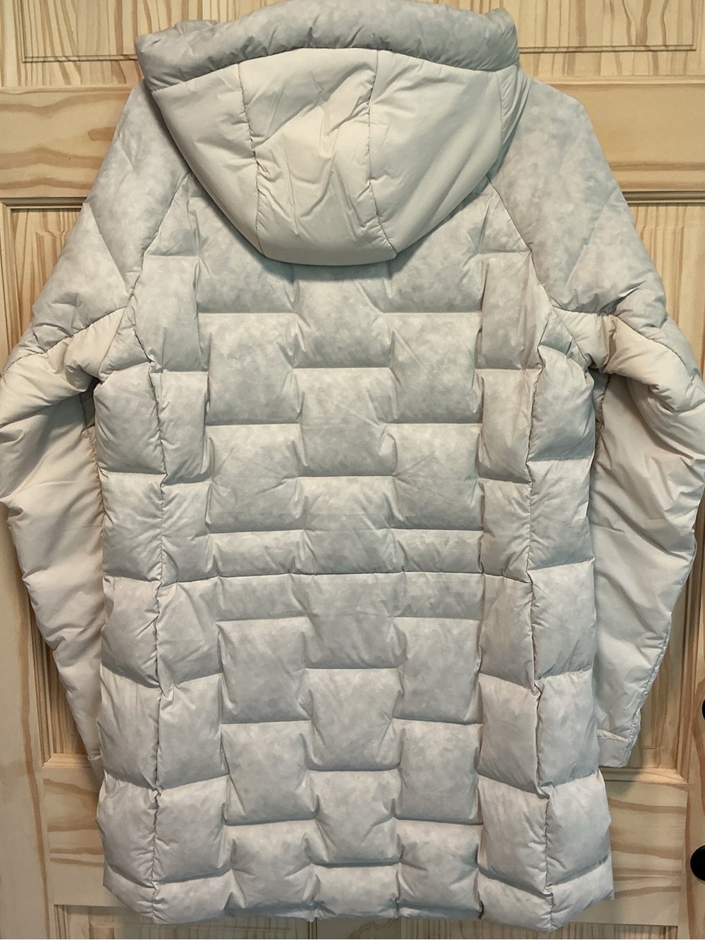 NWT Mountain Hardwear Women's Stretchdown Parka - Picture 2 of 9